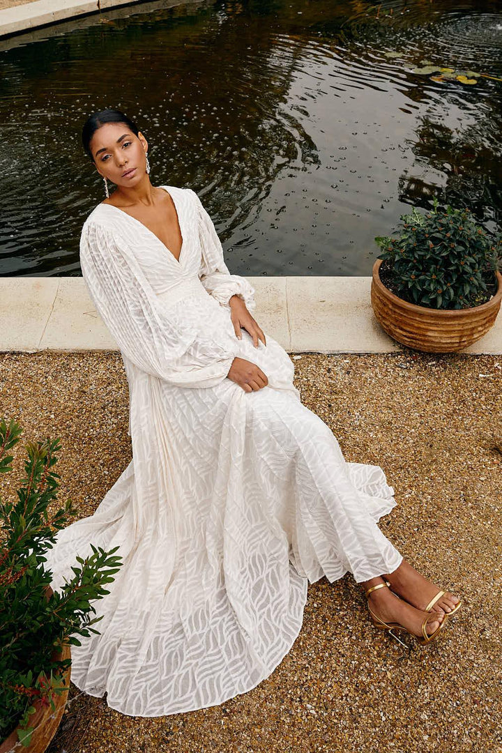 Florie | Women's Elegant Long V-Neck Maxi Dress
