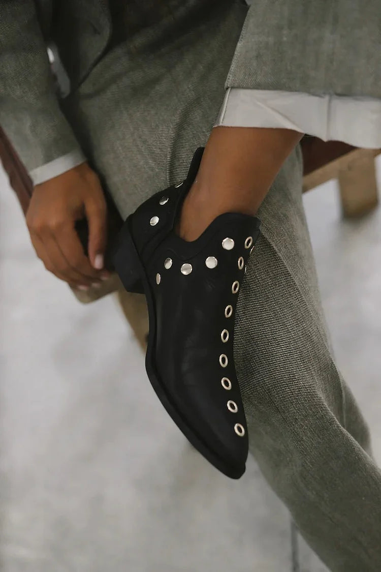 Women's Cushioned Pointed-Toe Spitz Ankle Boot