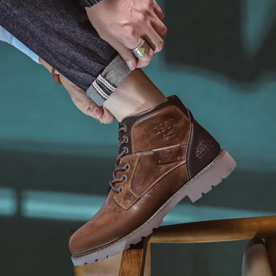 Aaron | Men's Lightweight Lace-Up Vintage Boots