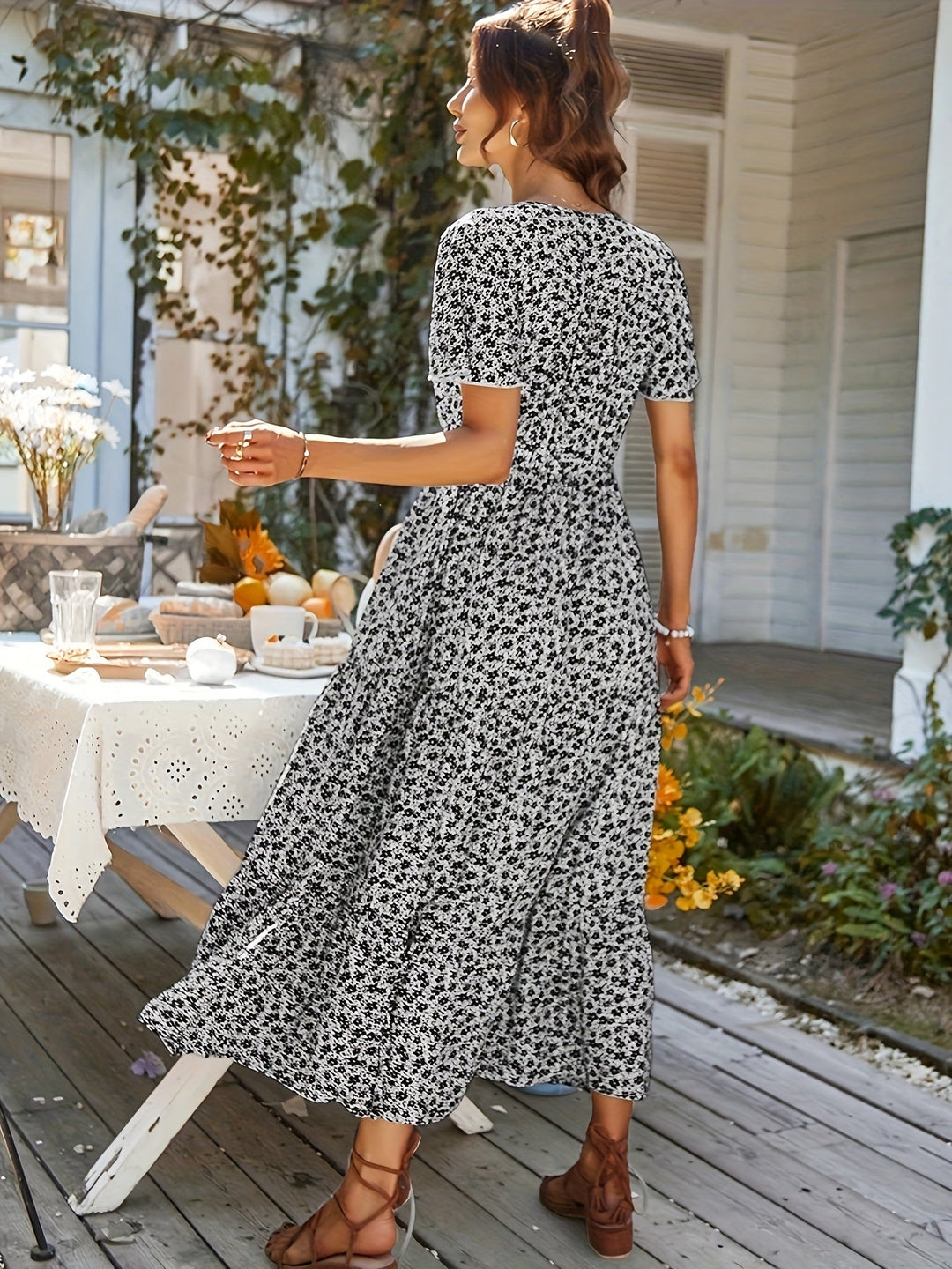Selina | Women's Elegant Maxibito with V-Neck and Short Sleeve