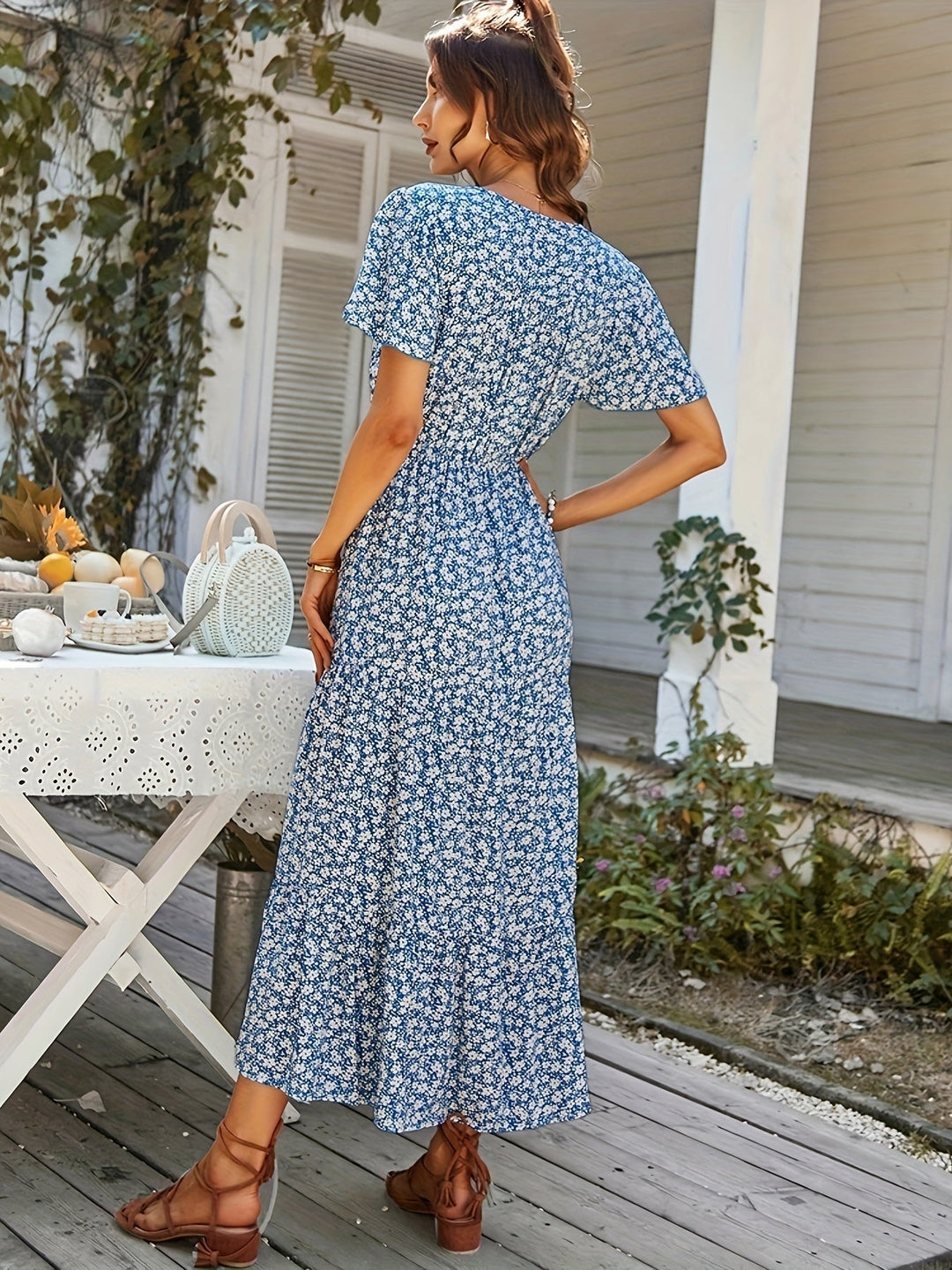 Selina | Women's Elegant Maxibito with V-Neck and Short Sleeve