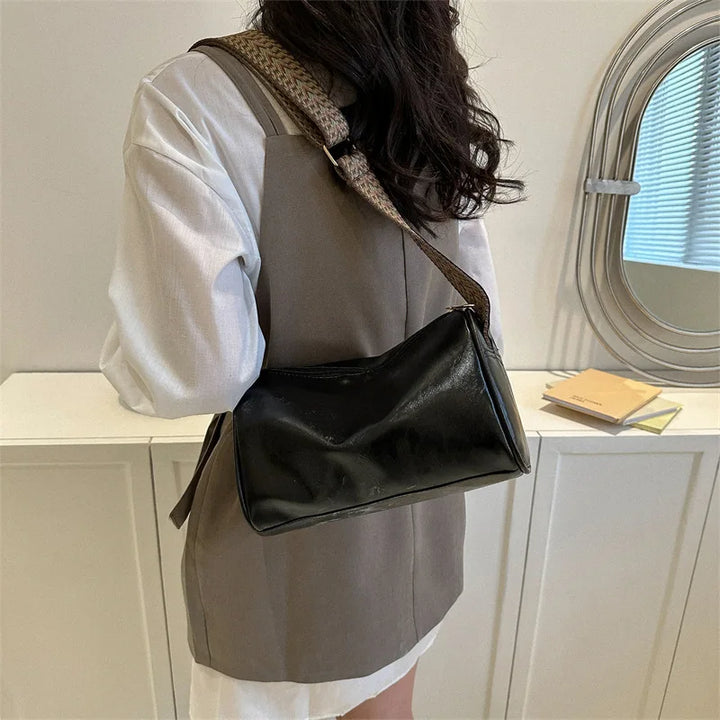 Bergfrid | Stylish shoulder bag with modern strap