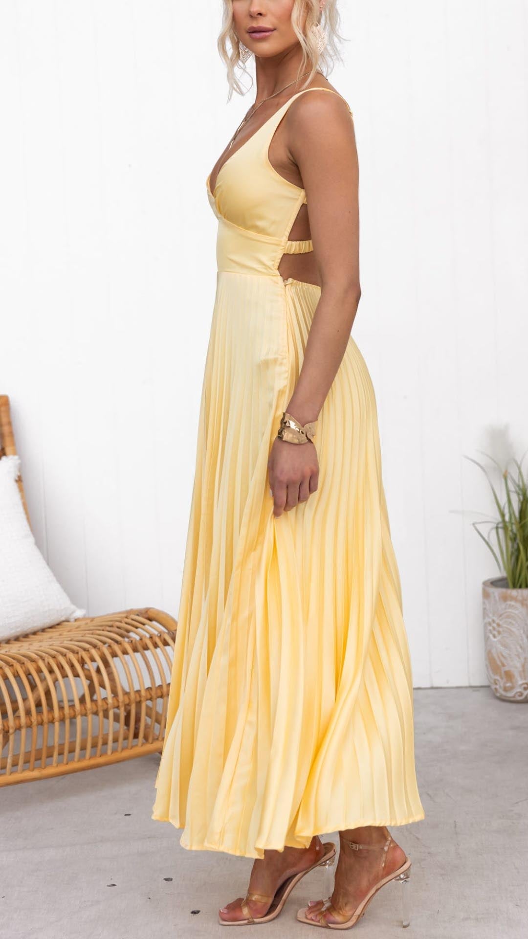 Aby | Women's Yellow Pleated V-Neck Maxi Dress