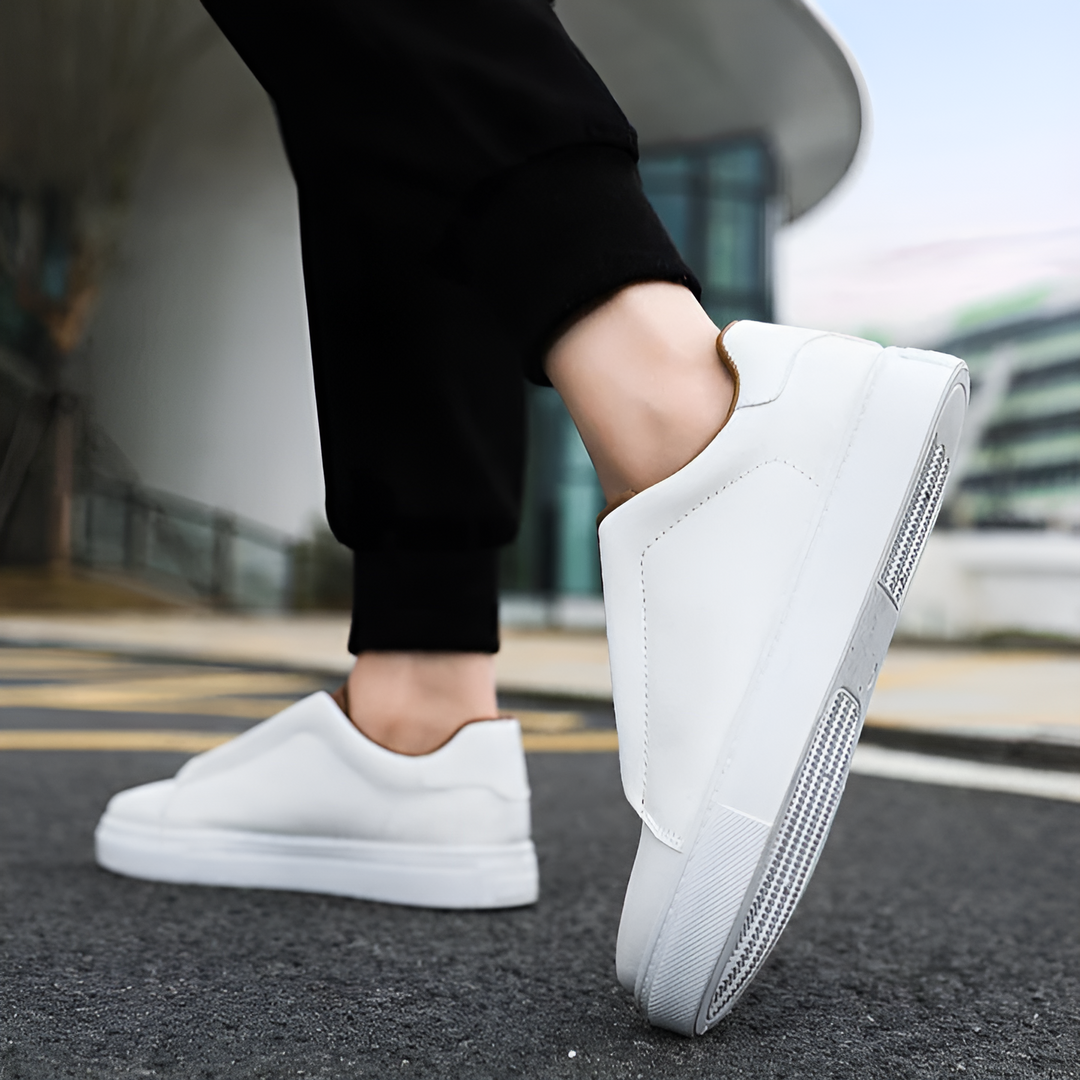 Bernardo | Men's Cushioned Lace-Up Trendy Trainers