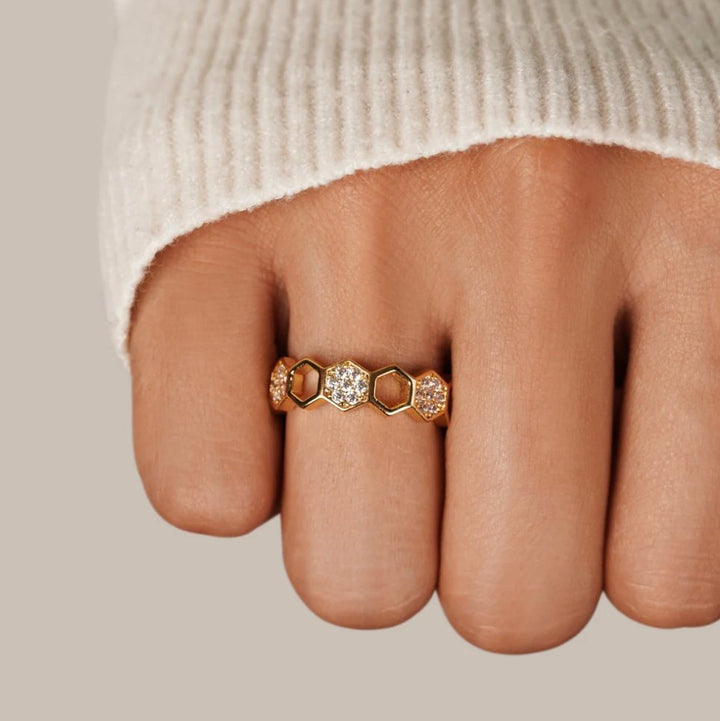 Cinthia | Gold and Crystal Ring