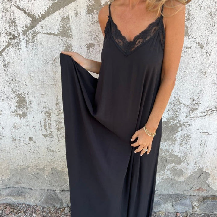 Carolina | Women's Elegant Sleeveless Maxi Dress